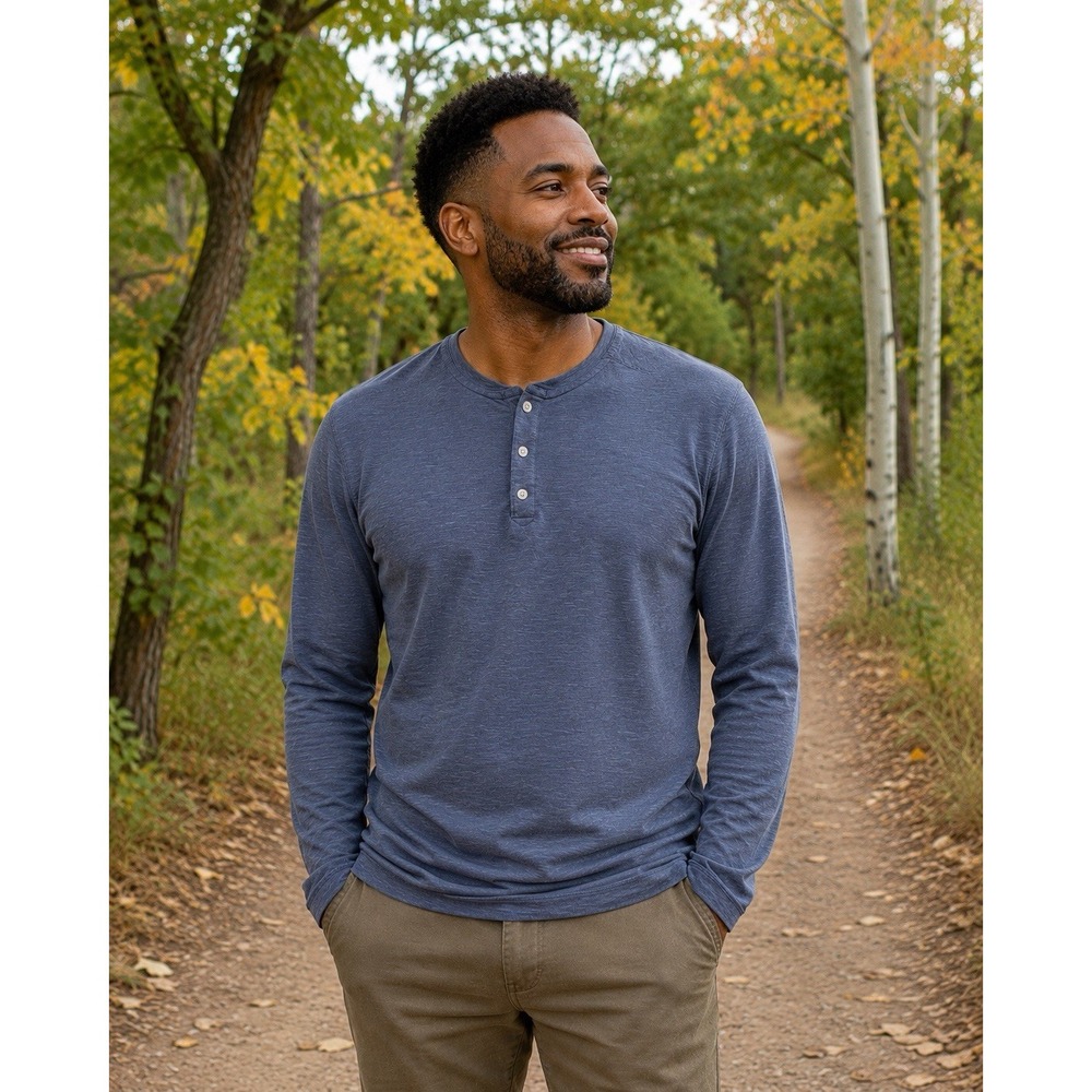 Eddie Bauer Men's XL Active Fit Blue Long Sleeve Henley 3-Button Knit Tee